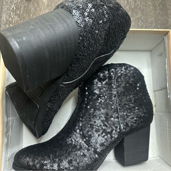 Very G Sprinkle Booties- Black - Picture 9 of 9